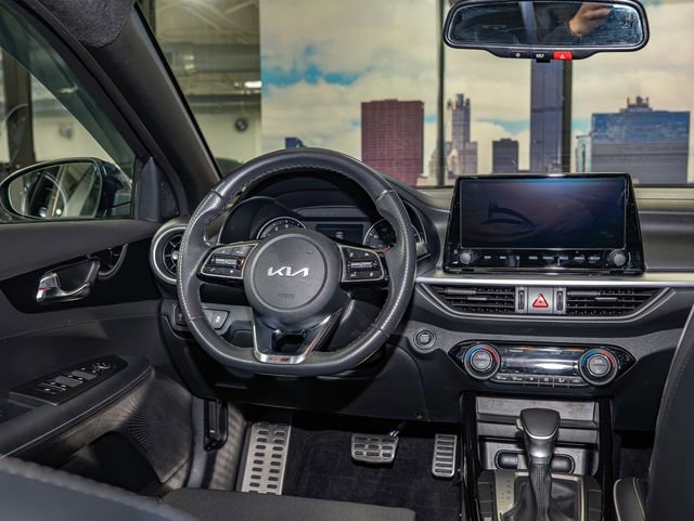 2024 Kia Forte GT-Line - Photo 16