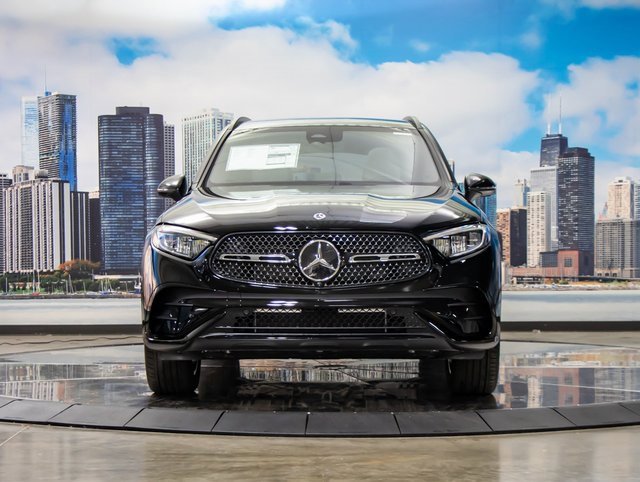 2026 Mercedes Benz GLC 300 4MATIC photo 3