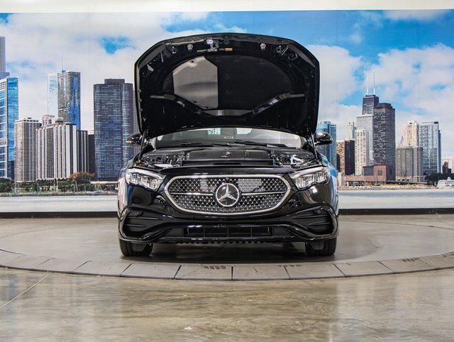 2026 Mercedes Benz E 350 4MATIC photo 4