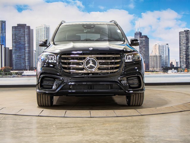 2025 Mercedes Benz GLS 450 4MATIC photo 3