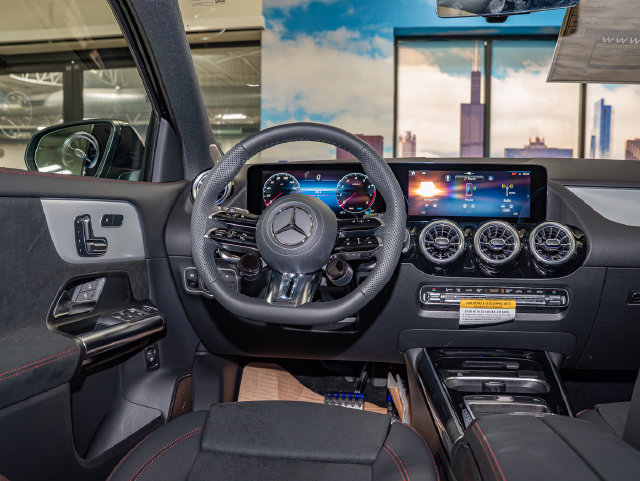2026 Mercedes-Benz GLA AMG GLA 35 - Photo 16