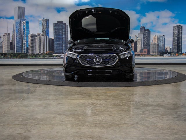 2027 Mercedes-Benz E-Class E450 - Photo 4