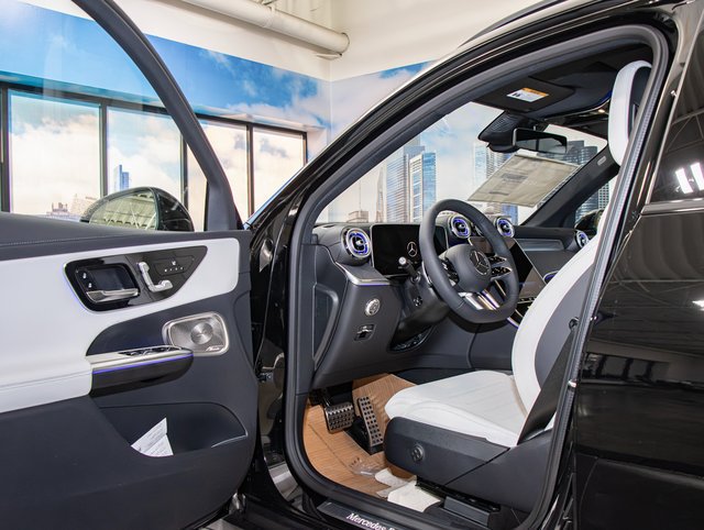 2026 Mercedes-Benz GLC Base - Photo 13
