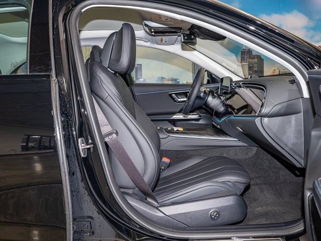 2026 Mercedes-Benz E-Class E350 - Photo 21
