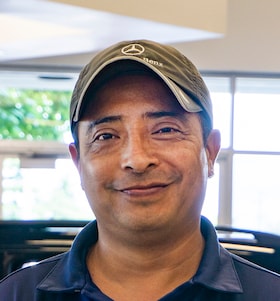Staff member Alfredo Salazar from ID_695e7af05905