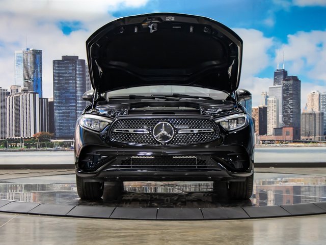 2026 Mercedes Benz GLC 300 4MATIC photo 4