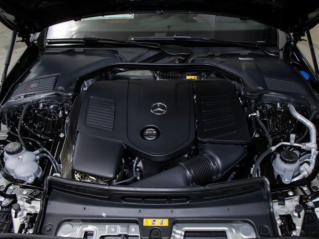 2025 Mercedes Benz C 300 4MATIC photo 4