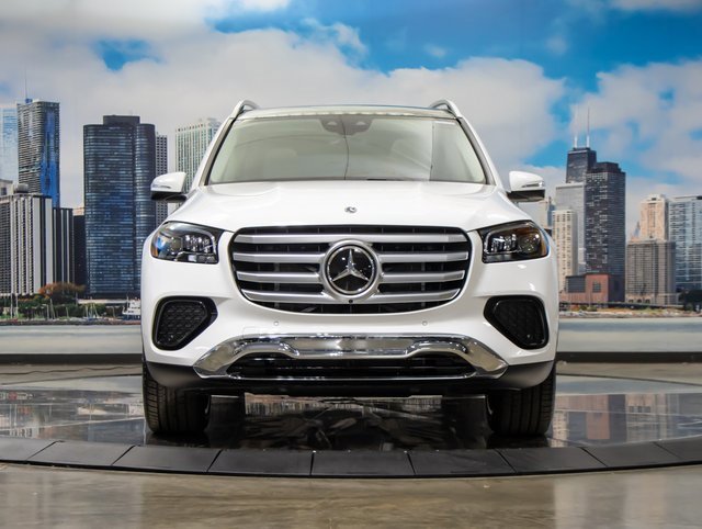 2026 Mercedes Benz GLS 450 4MATIC photo 2