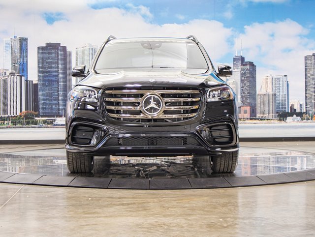 2025 Mercedes Benz GLS 450 4MATIC photo 2