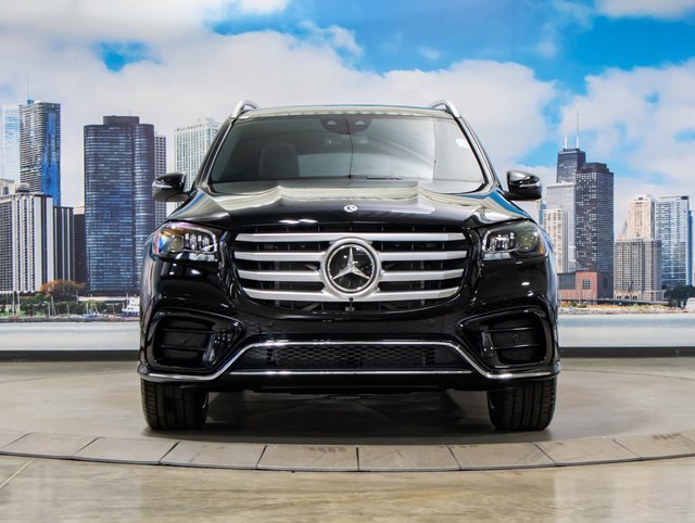 2025 Mercedes Benz GLS 450 4MATIC photo 3