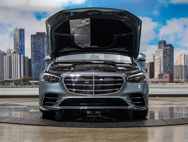 2026 Mercedes Benz S 580e 4MATIC photo 4