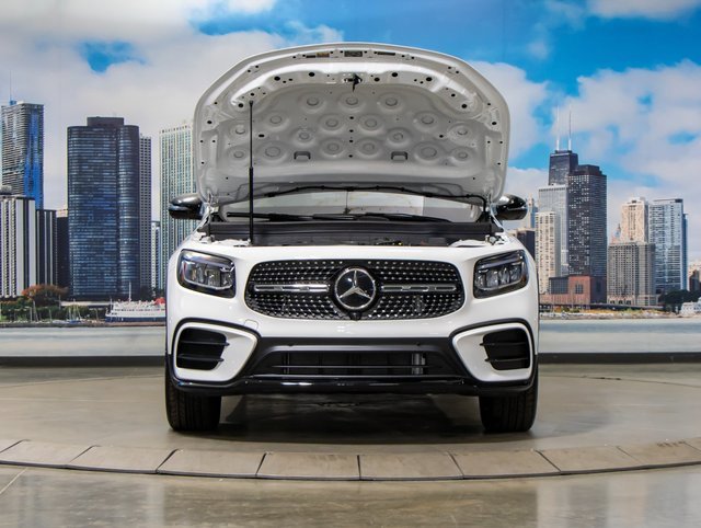 2025 Mercedes Benz GLB 250 4MATIC photo 2