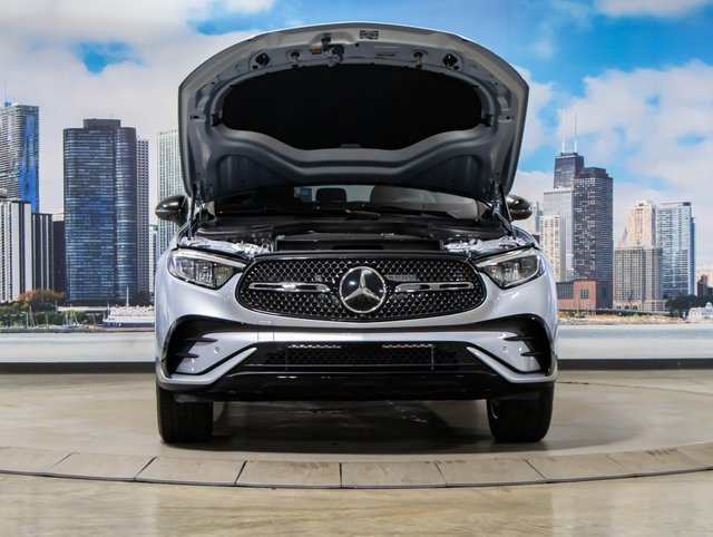 2025 Mercedes Benz GLC 300 4MATIC photo 4