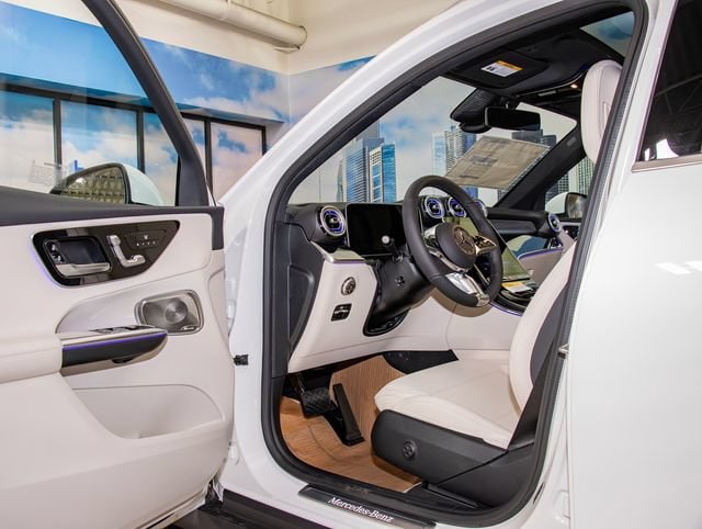 2026 Mercedes-Benz GLC Base - Photo 13