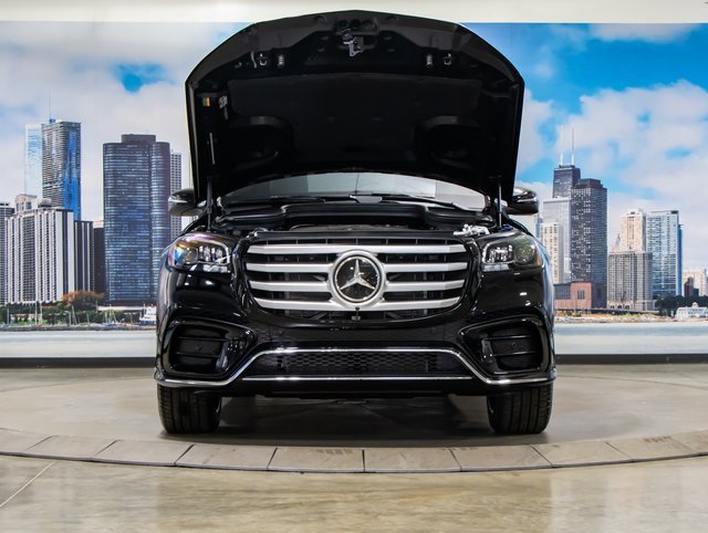 2025 Mercedes Benz GLS 450 4MATIC photo 4