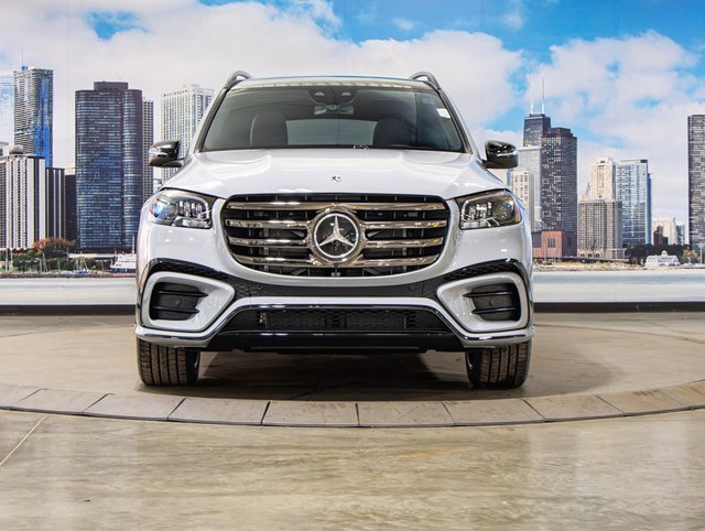 2025 Mercedes Benz GLS 450 4MATIC photo 3