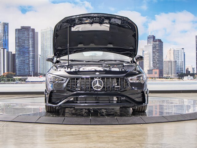 2025 Mercedes Benz CLA 35 AMG 4MATIC photo 4