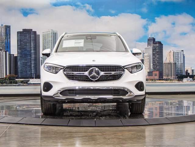 2026 Mercedes Benz GLC 350e 4MATIC photo 3