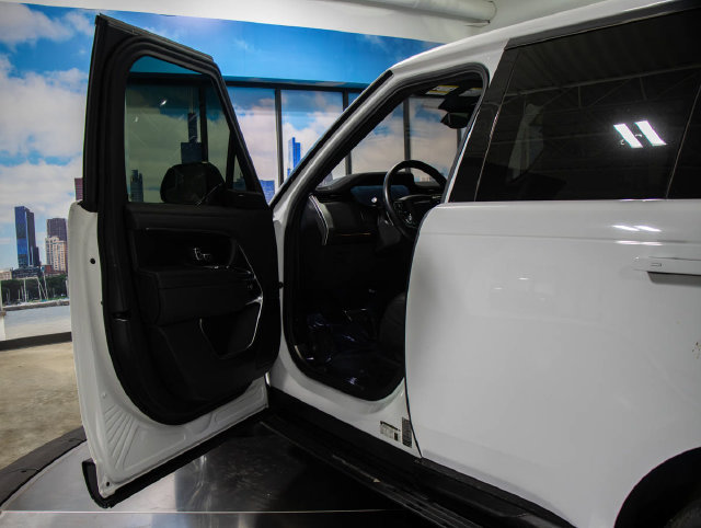 2023 Land Rover Range Rover SE - Photo 13