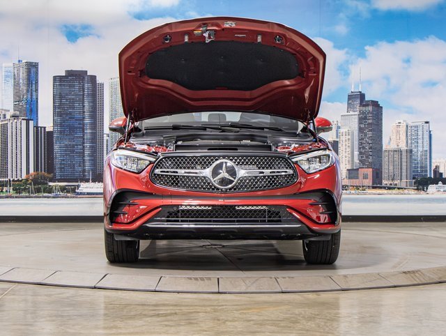 2025 Mercedes Benz GLC 300 AMG photo 4