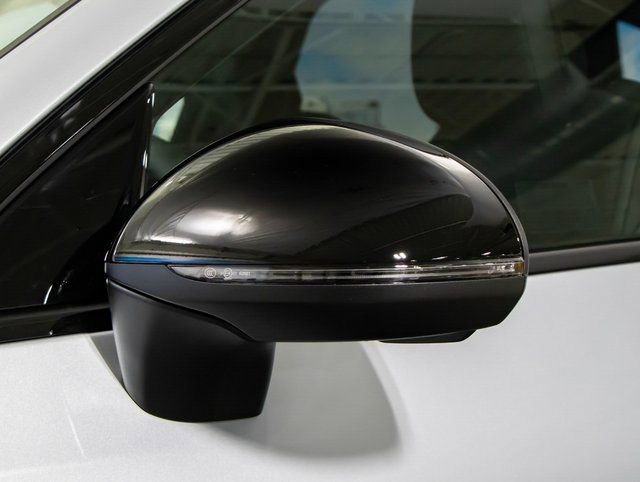2026 Mercedes-Benz GLC Base - Photo 10