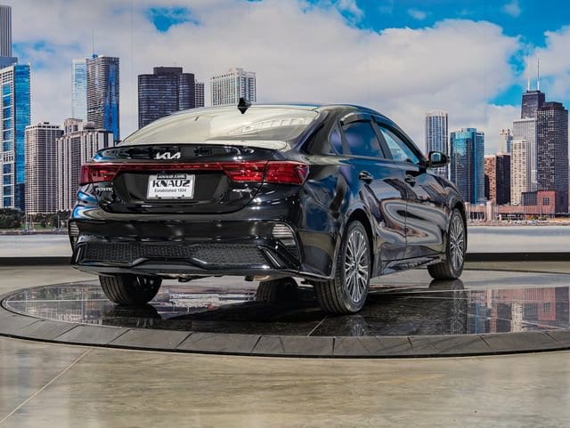 2024 Kia Forte GT-Line - Photo 8
