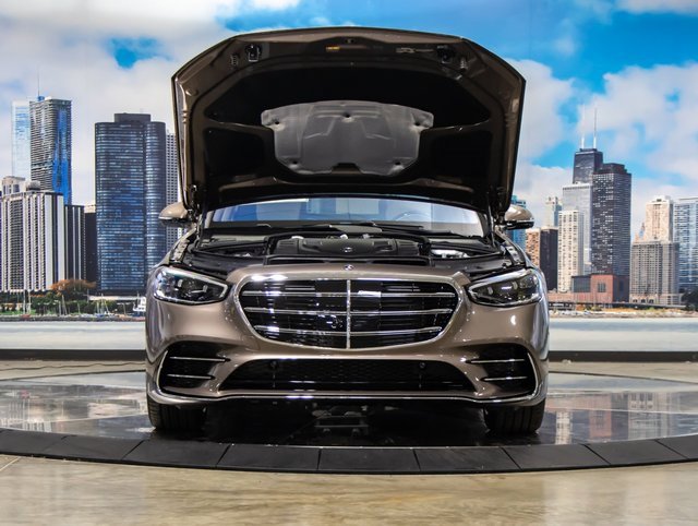 2026 Mercedes Benz S 580 4MATIC photo 3