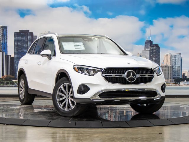 2026 Mercedes-Benz GLC Base's photo