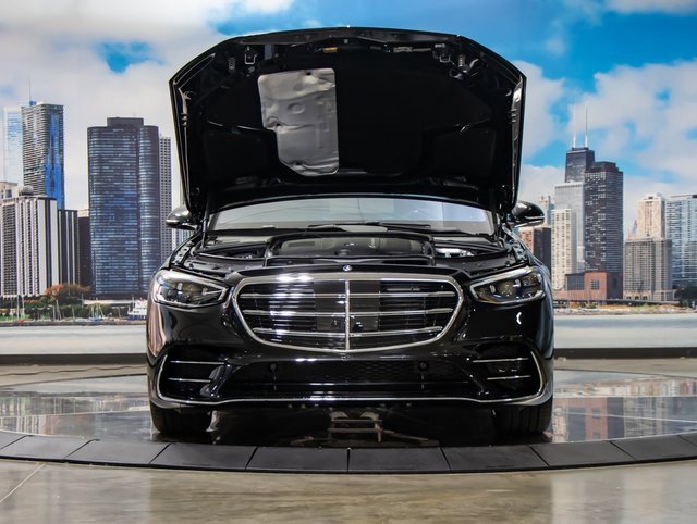 2026 Mercedes Benz S 580e 4MATIC photo 4