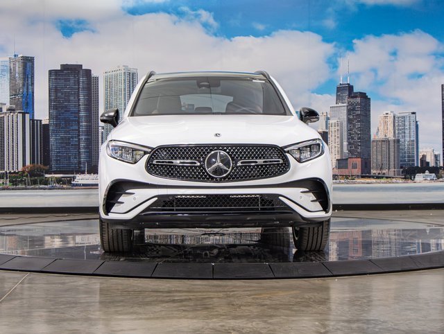 2025 Mercedes Benz GLC 300 4MATIC photo 3