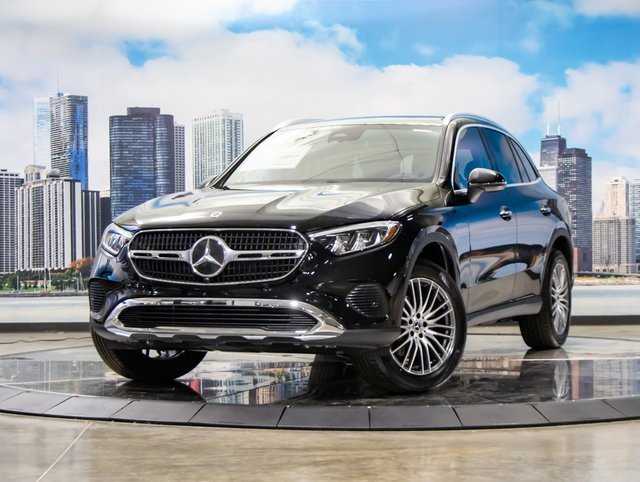 2026 Mercedes Benz GLC 300 4MATIC photo 2