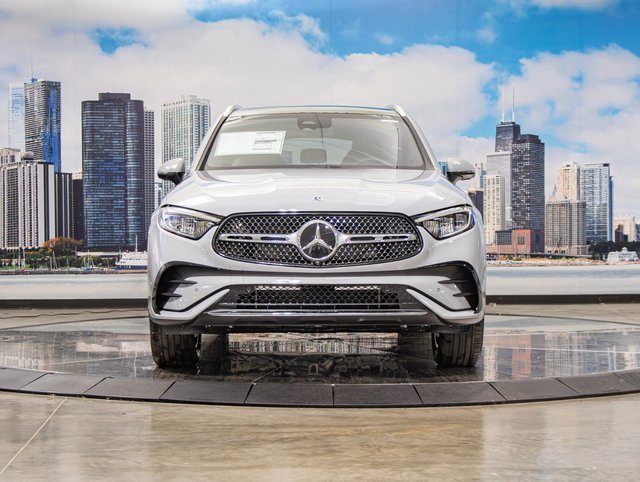 2026 Mercedes Benz GLC 300 4MATIC photo 3