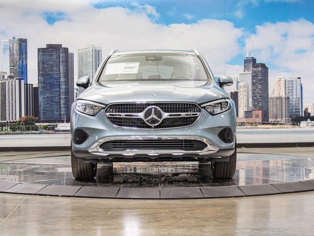 2026 Mercedes Benz GLC 300 4MATIC photo 2