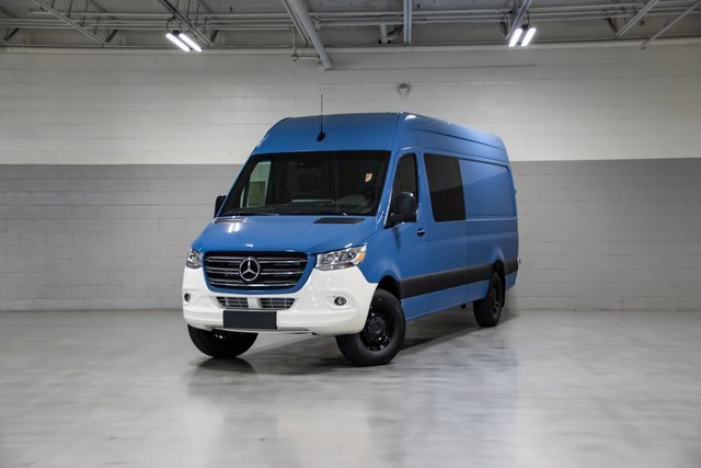 2024 Mercedes-Benz Sprinter Crew Van Base's photo