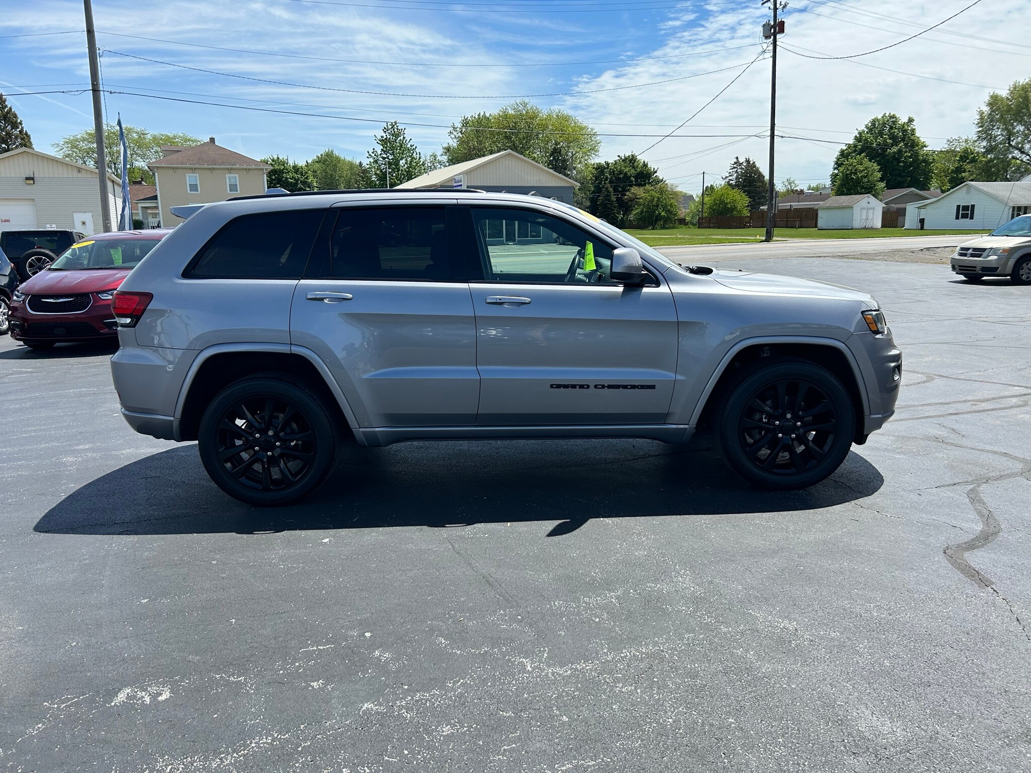 Used 2019 Jeep Grand Cherokee Altitude with VIN 1C4RJFAG1KC593307 for sale in Delphos, OH