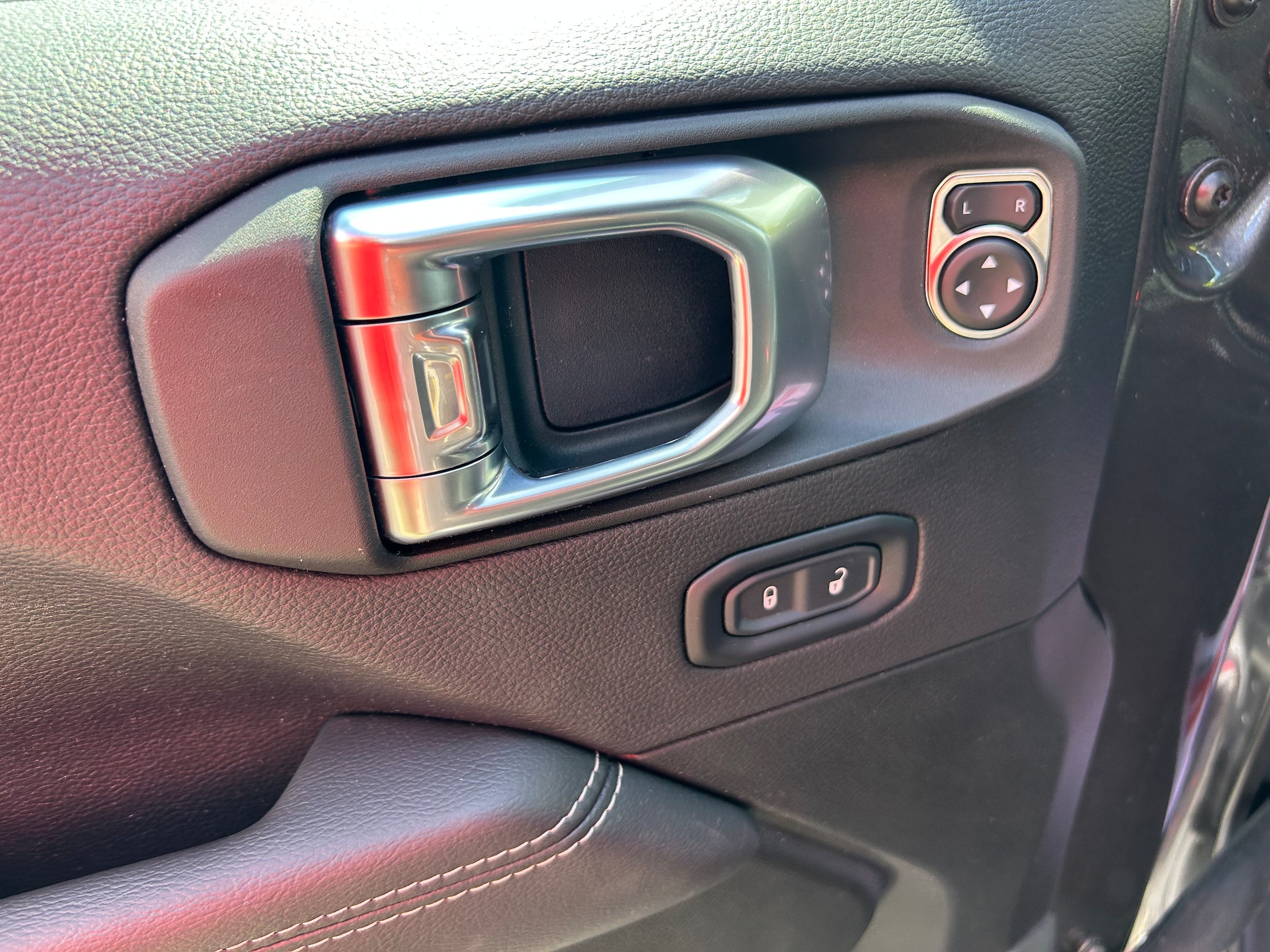 2022 Jeep Wrangler Unlimited Sahara - Photo 13