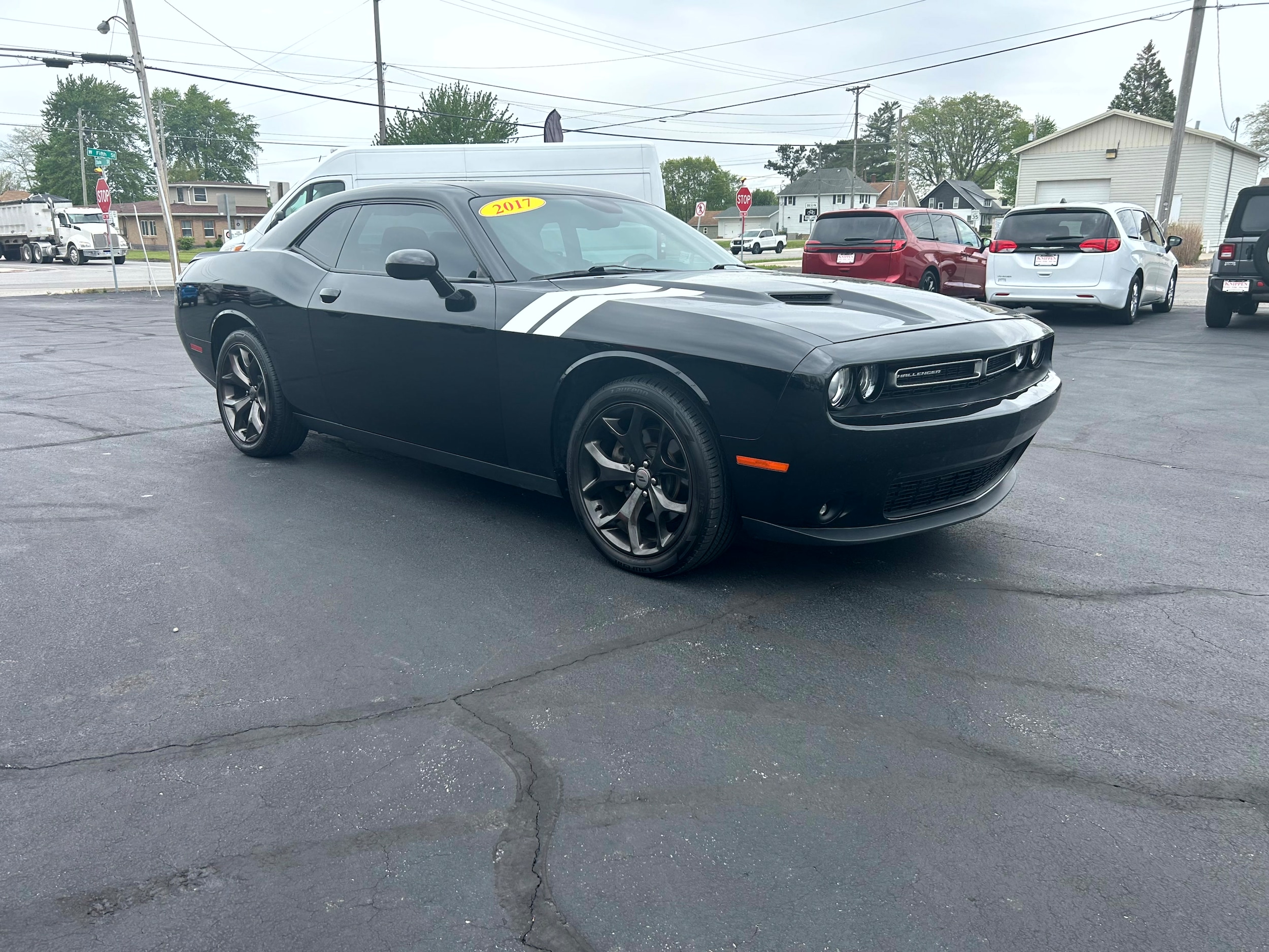 2017 Dodge Challenger SXT Plus's photo