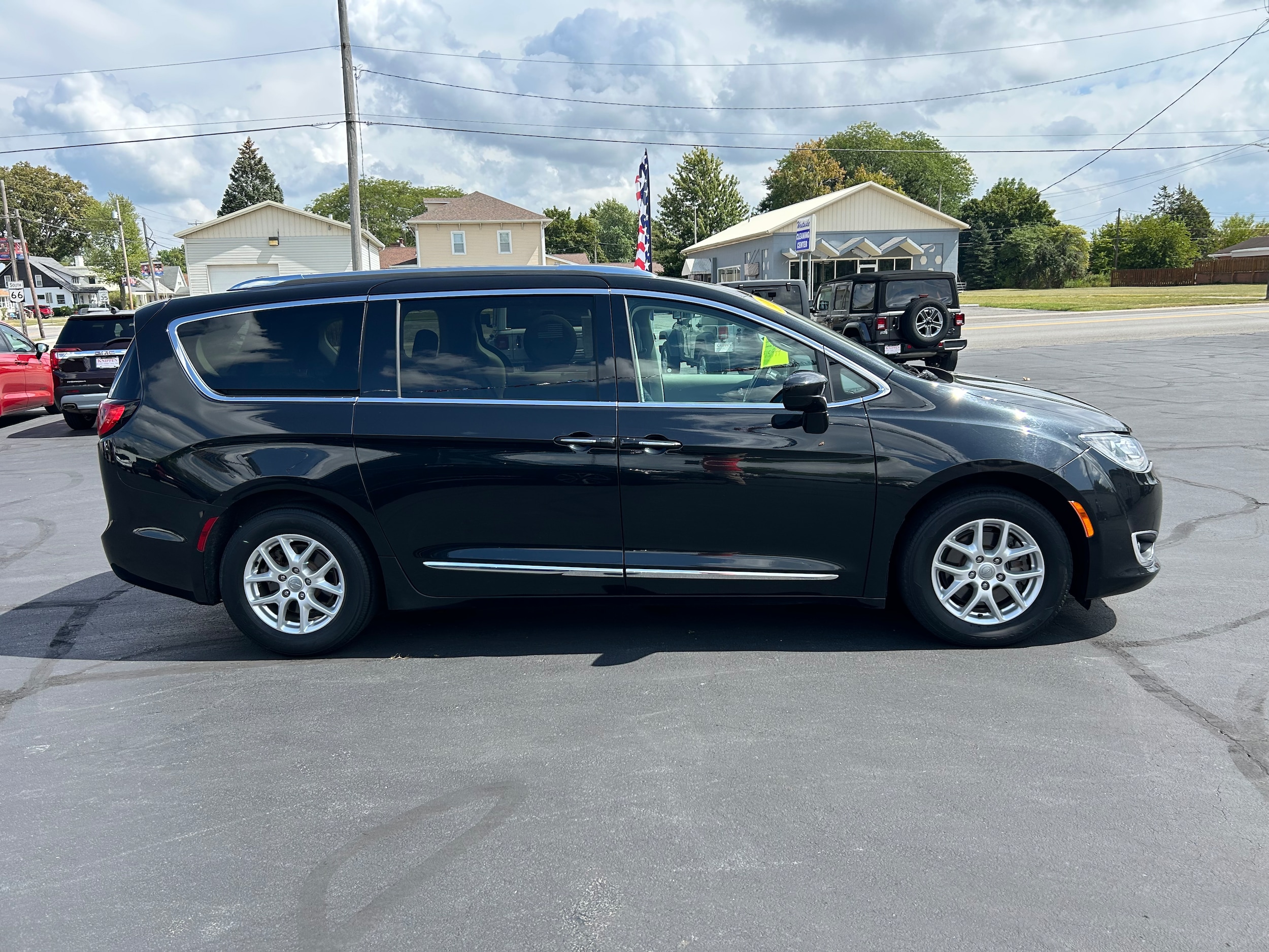 Used 2020 Chrysler Pacifica Touring L with VIN 2C4RC1BG0LR133575 for sale in Delphos, OH