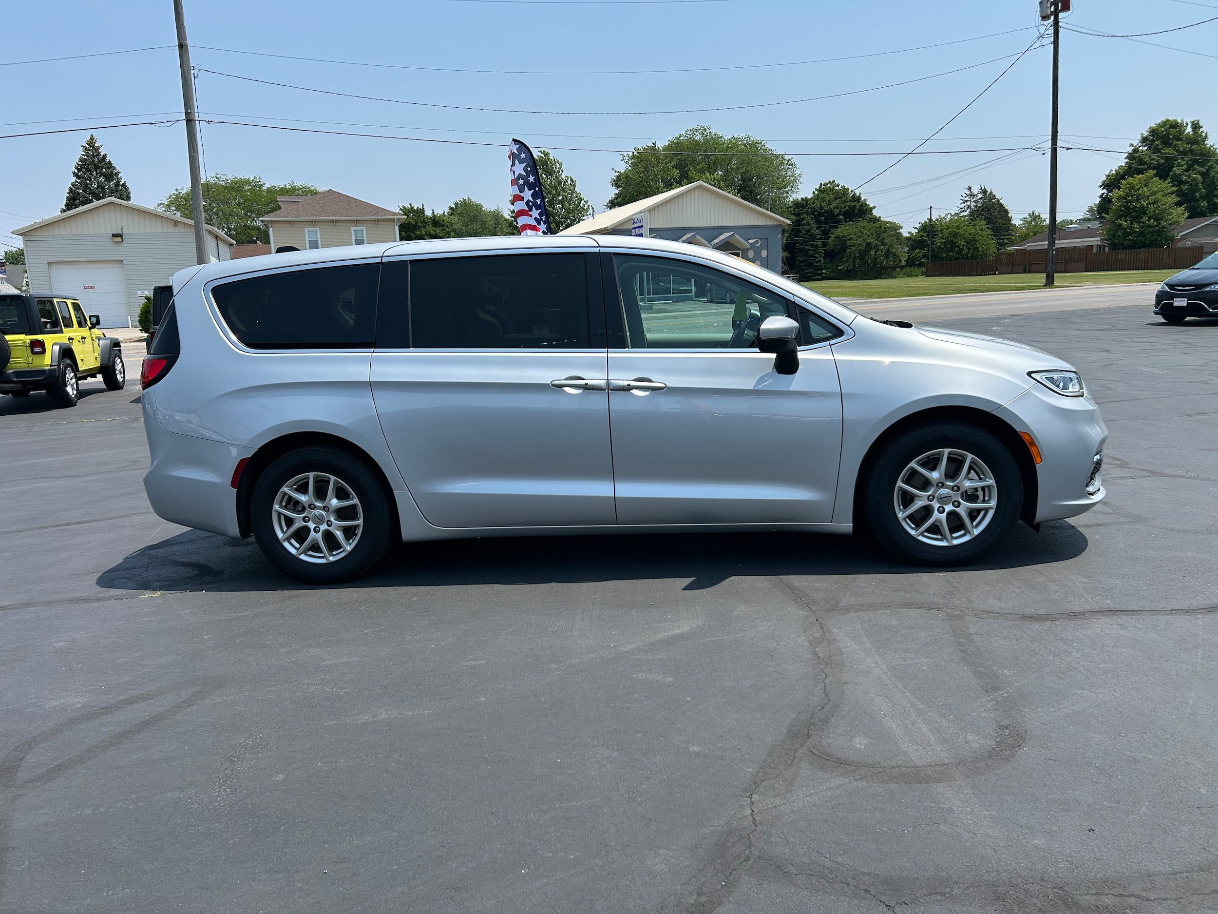 Used 2023 Chrysler Pacifica Touring L with VIN 2C4RC1BG9PR591086 for sale in Delphos, OH