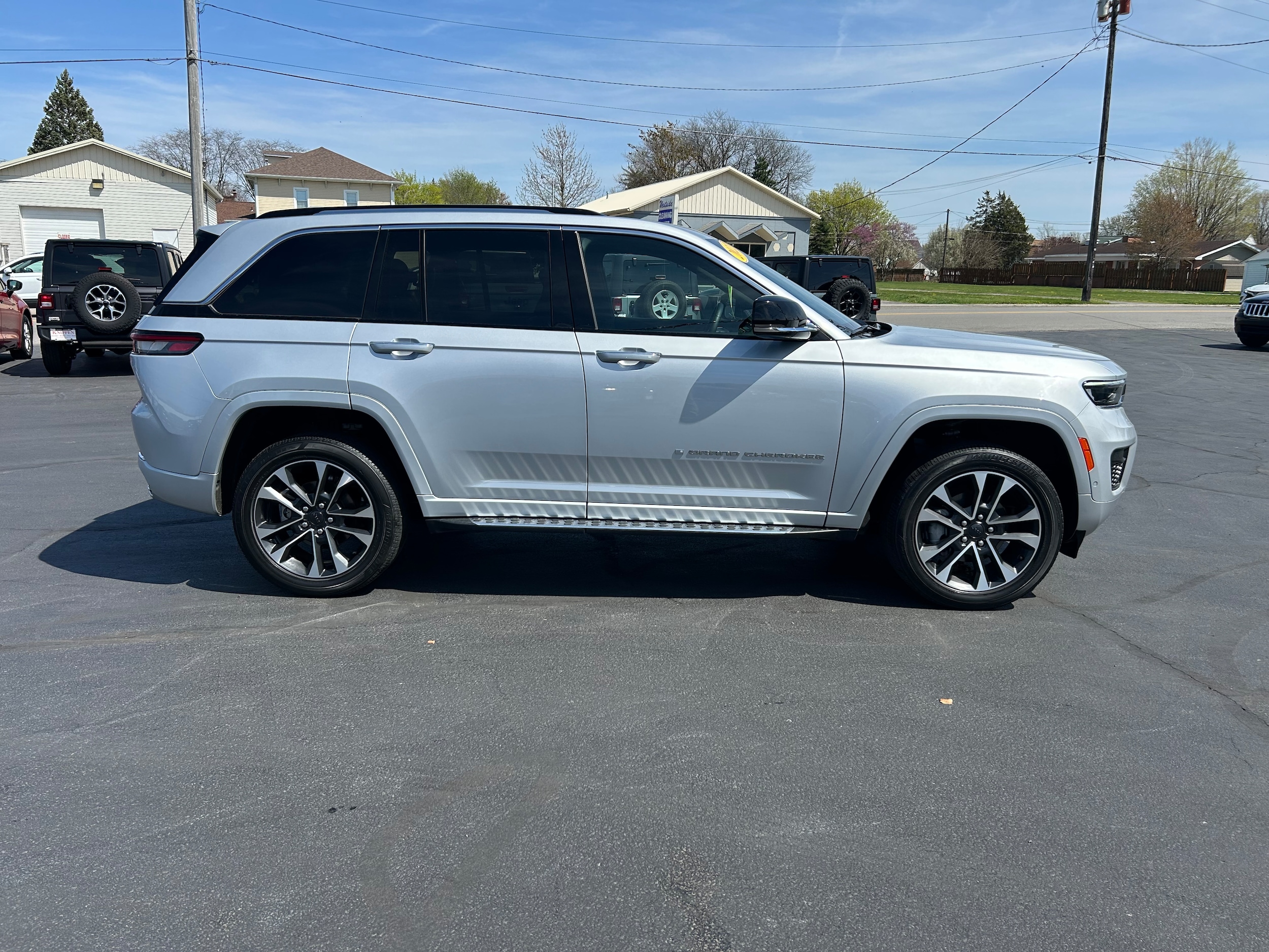 Used 2022 Jeep Grand Cherokee Overland with VIN 1C4RJHDG7N8603028 for sale in Delphos, OH