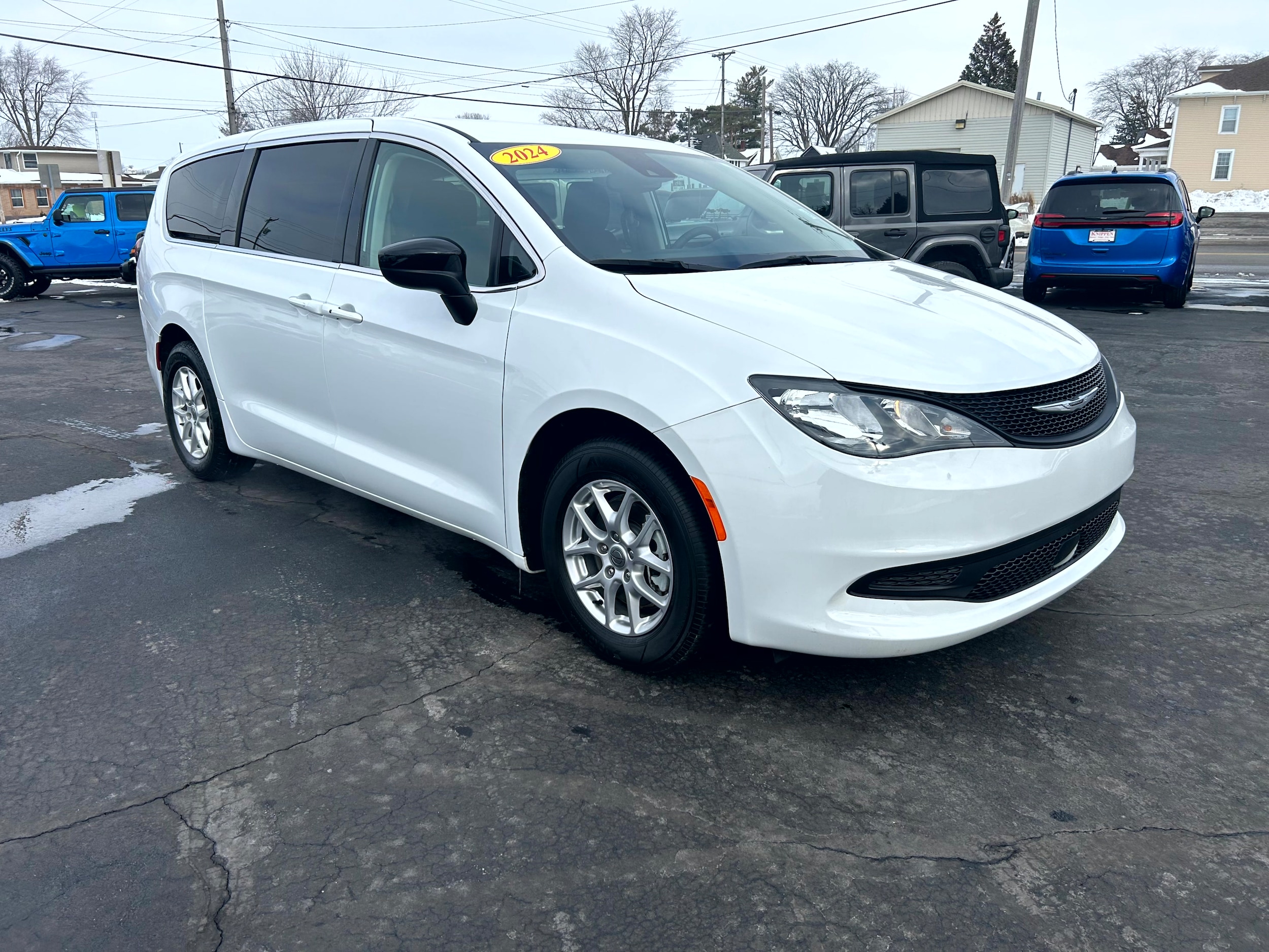 2024 Chrysler Voyager LX
