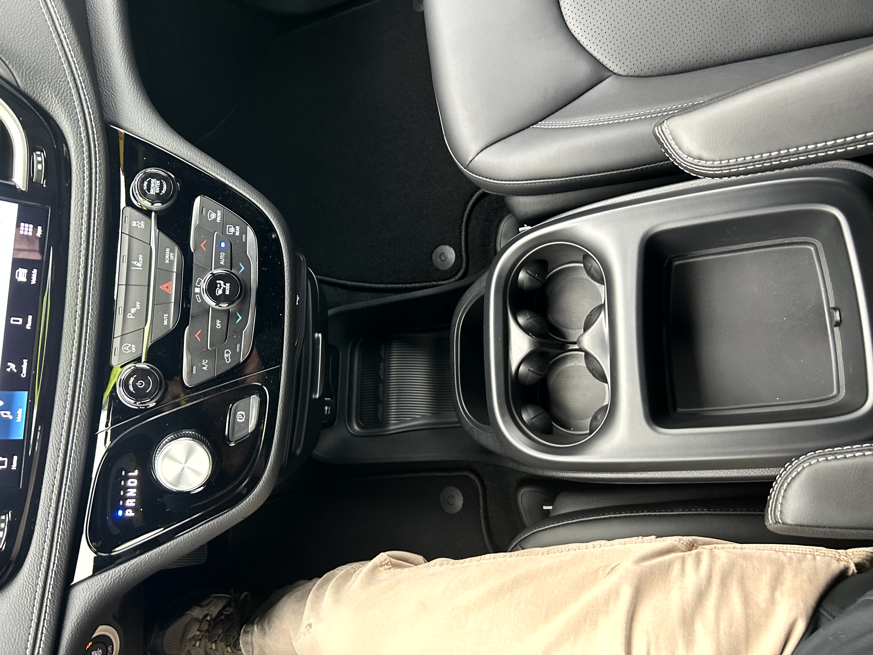 2026 Chrysler Pacifica Select - Photo 20