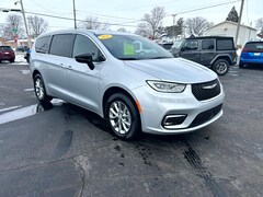 2026 Chrysler Pacifica LIMITED Passenger Van