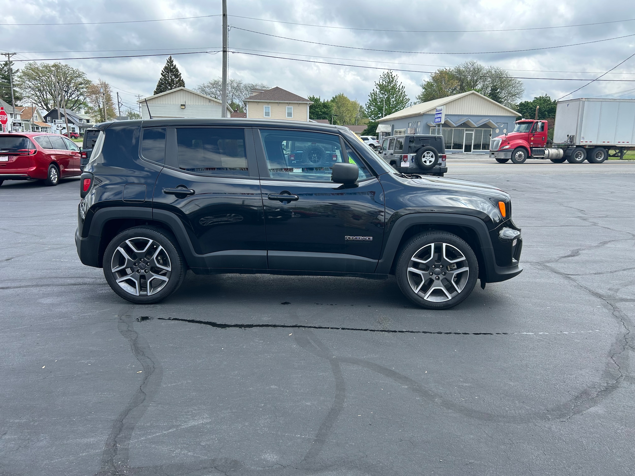 Used 2020 Jeep Renegade Jeepster with VIN ZACNJAAB8LPL71668 for sale in Delphos, OH