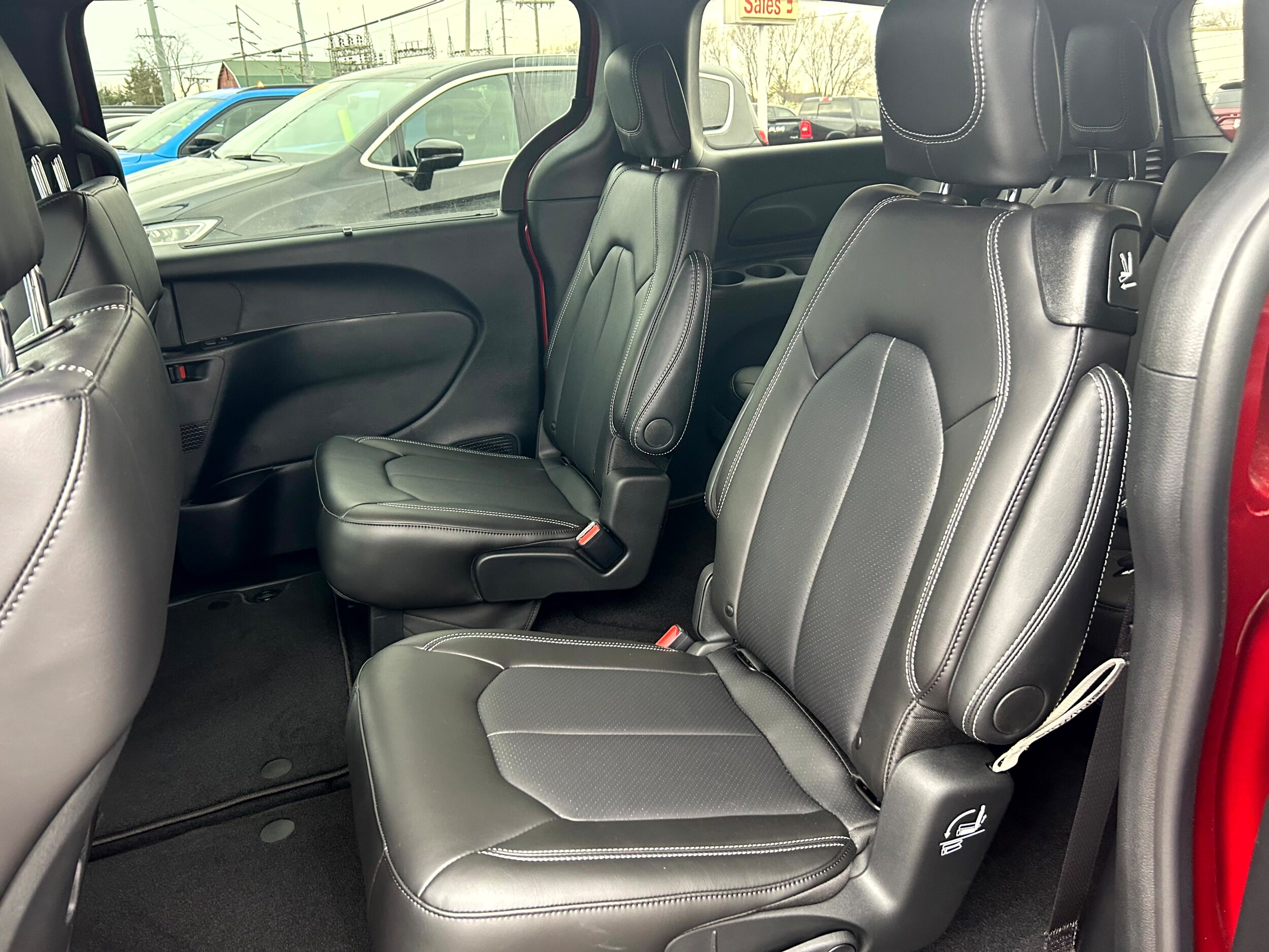 2026 Chrysler Pacifica Select - Photo 22