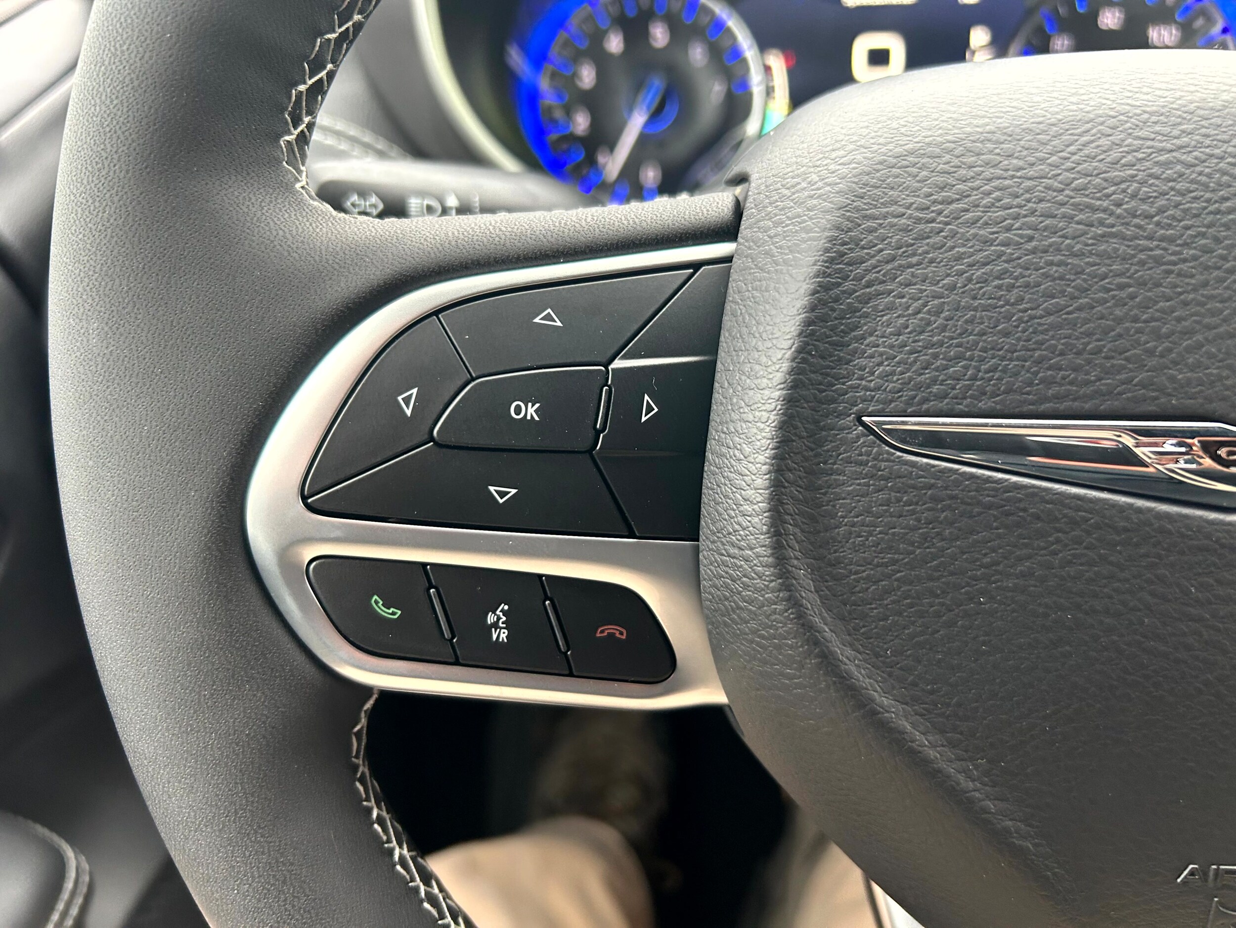 2026 Chrysler Pacifica Select - Photo 15
