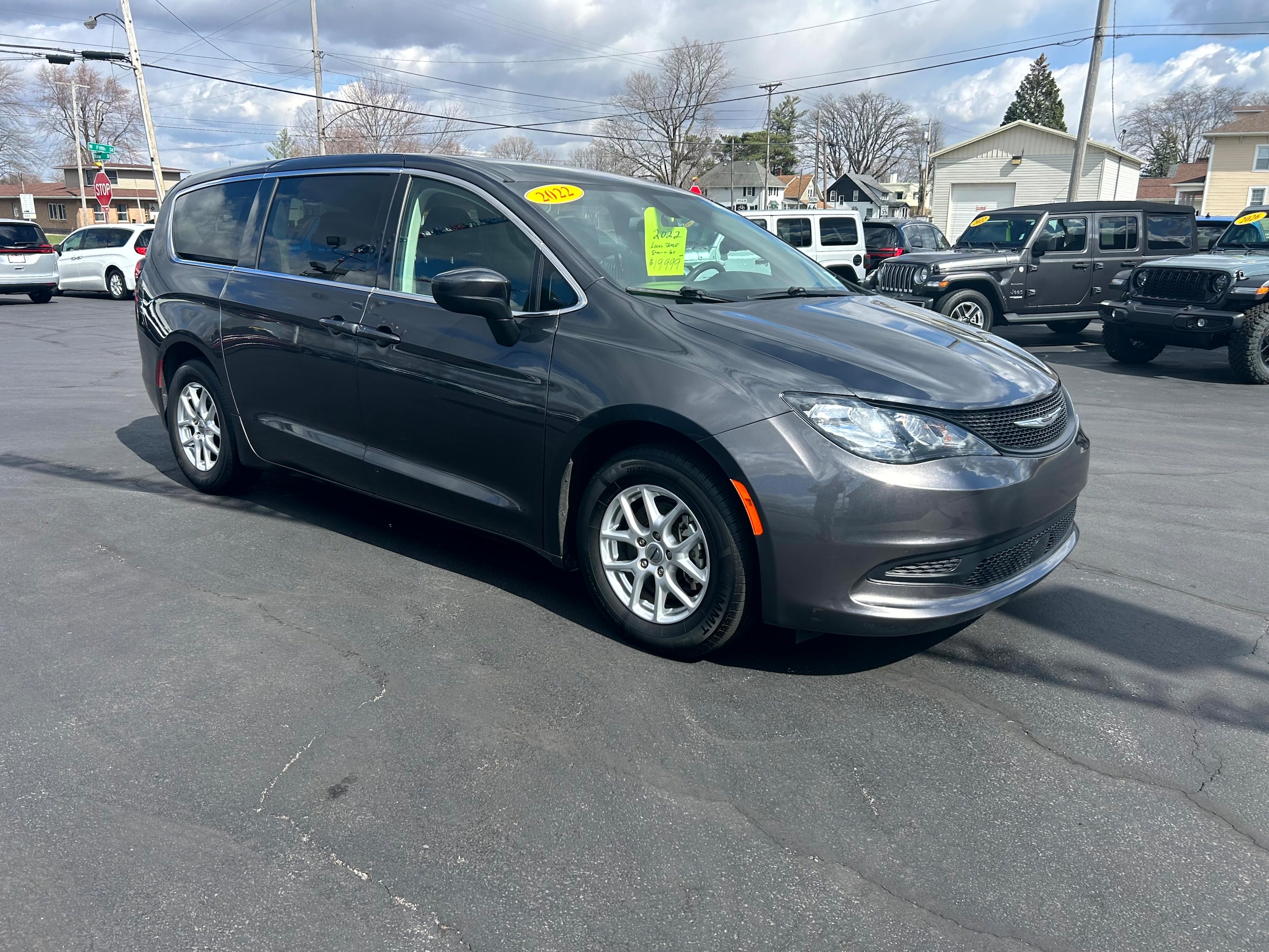 2022 Chrysler Voyager LX