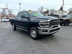 2026 Ram 2500 TRADESMAN CREW CAB 4X4 6'4 BOX Pickup
