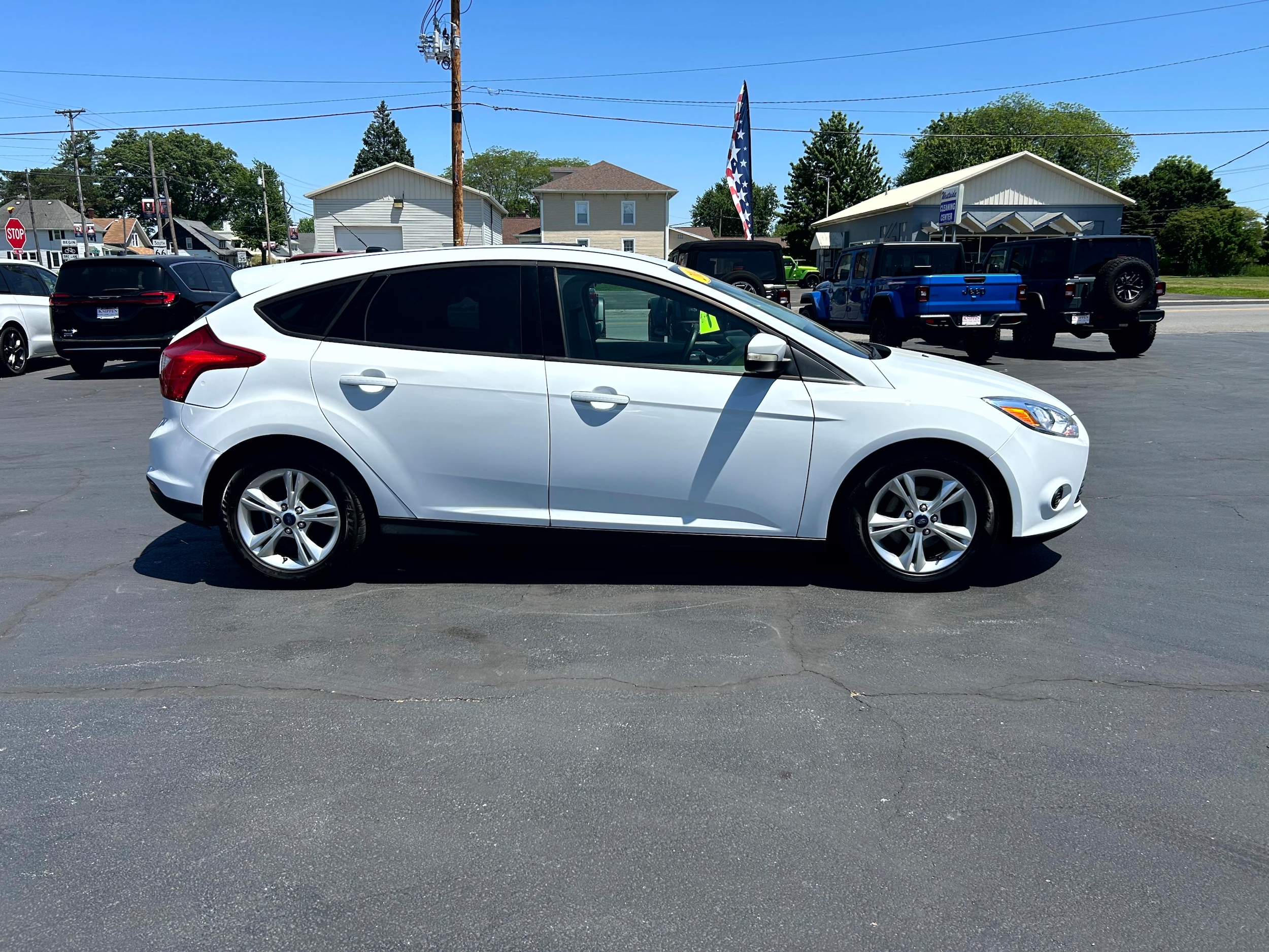 Used 2014 Ford Focus SE with VIN 1FADP3K25EL339085 for sale in Delphos, OH
