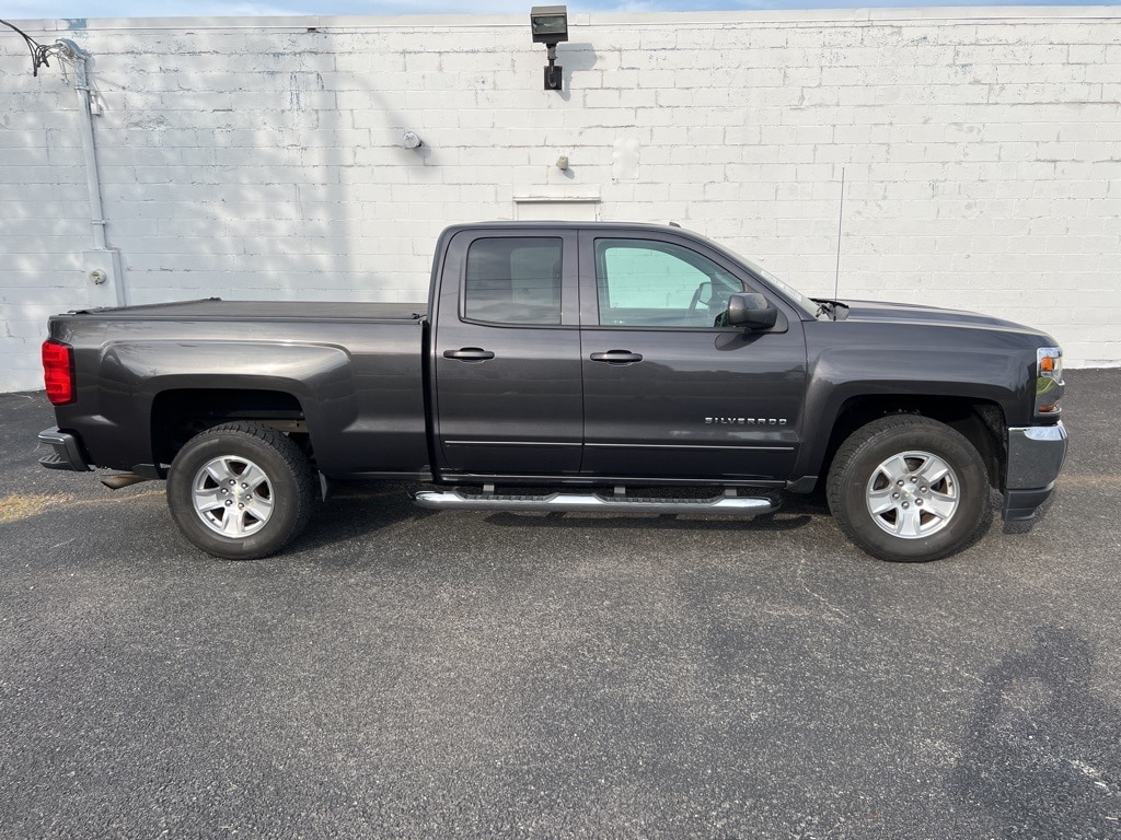 Used 2016 Chevrolet Silverado 1500 LT with VIN 1GCRCREC3GZ335622 for sale in Radcliff, KY